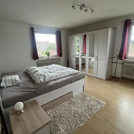 Private Apartment *